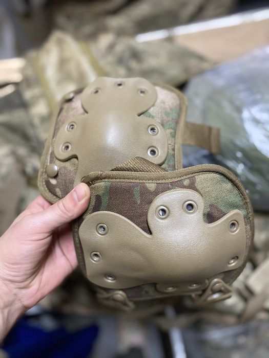 Розгрузка, підсумки, наколінники, носки