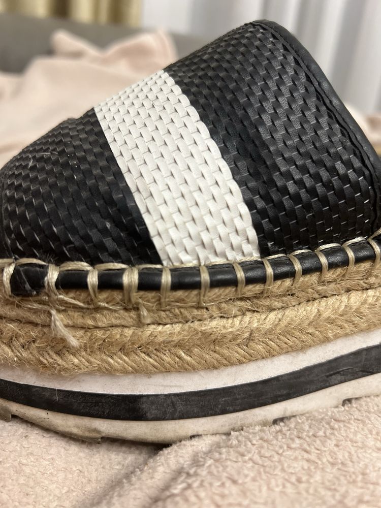 Klapki stradivarius koturn platforma buty espadryle słomiane słomkowe
