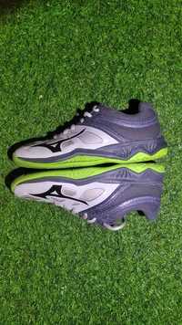 Продаю Mizuno Lightning star jr