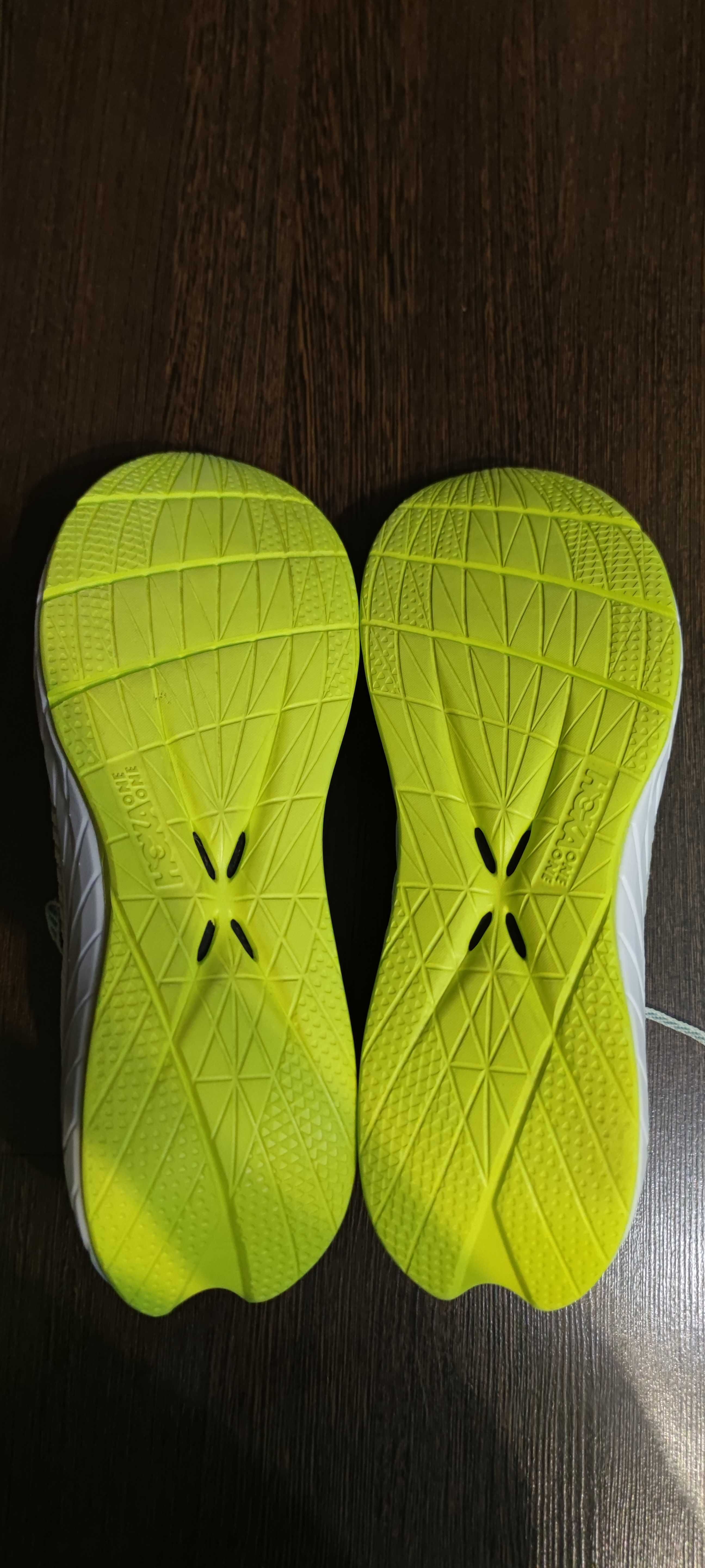 Кросівки Hoka Carbon X 3.   Р 44 2/3.  28.5см