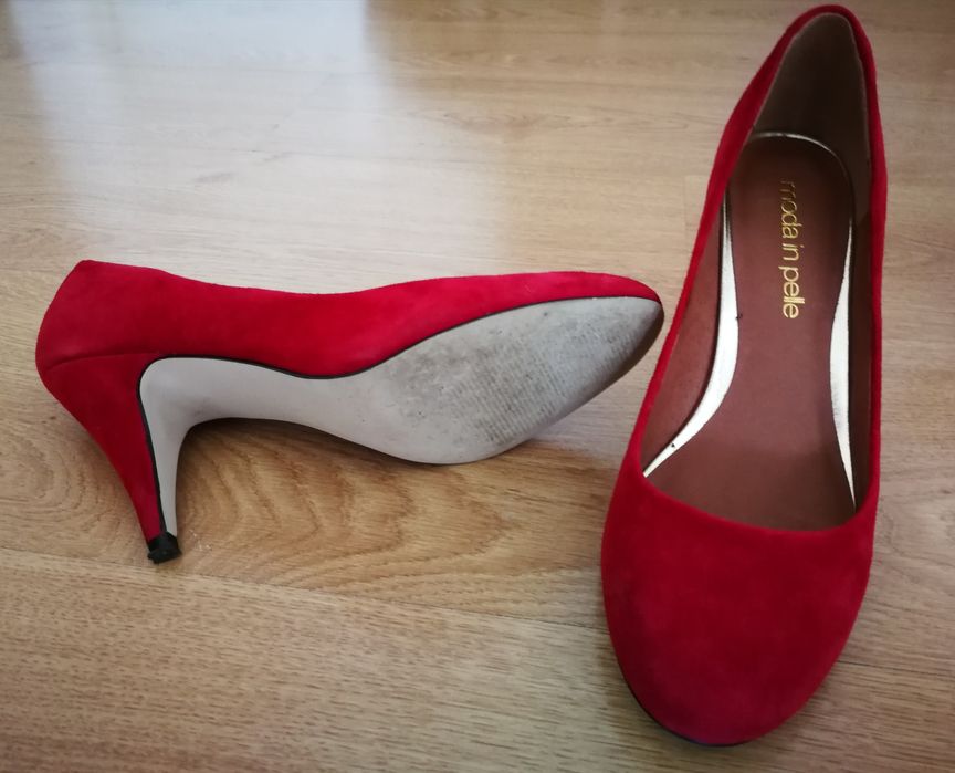 Sapatos vermelhos de salto tam 39 em pele