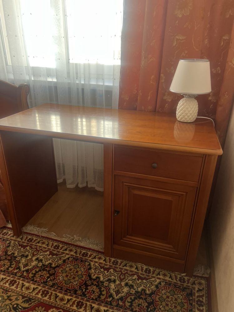 Продам стіл з натурального дерева