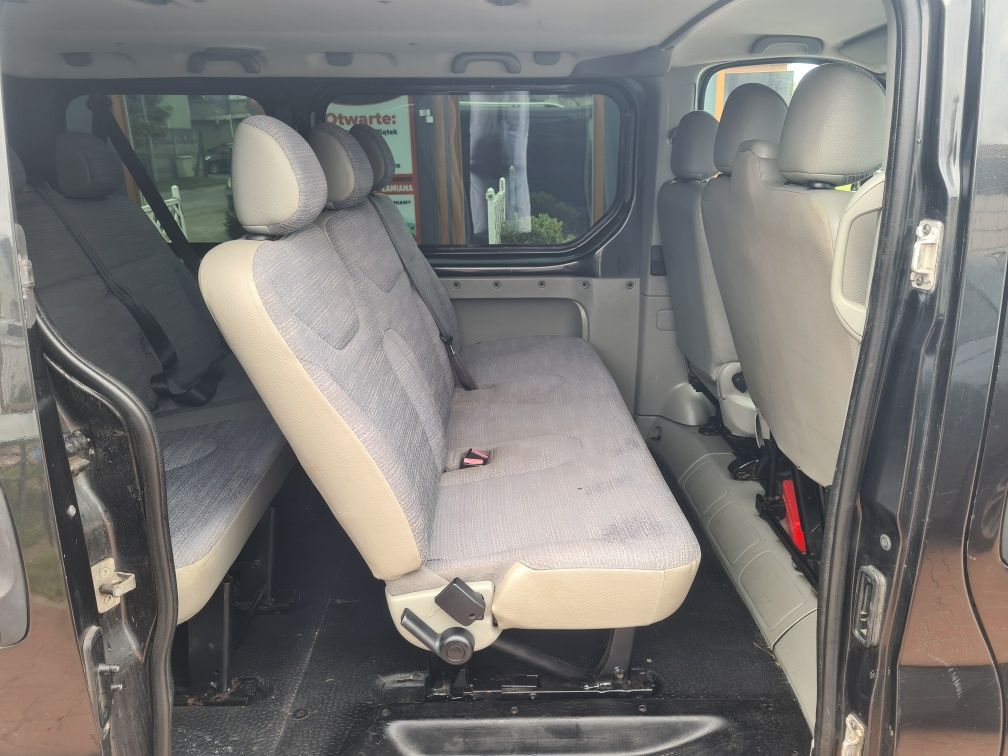 Renault Trafic / 2,0 diesel / 9 osób / klima / Alu / Zarejestrowany