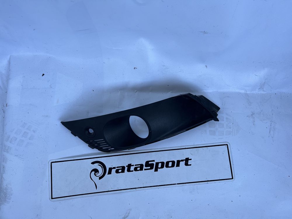 Grelha farol nevoeiro esq Renault Megane 4