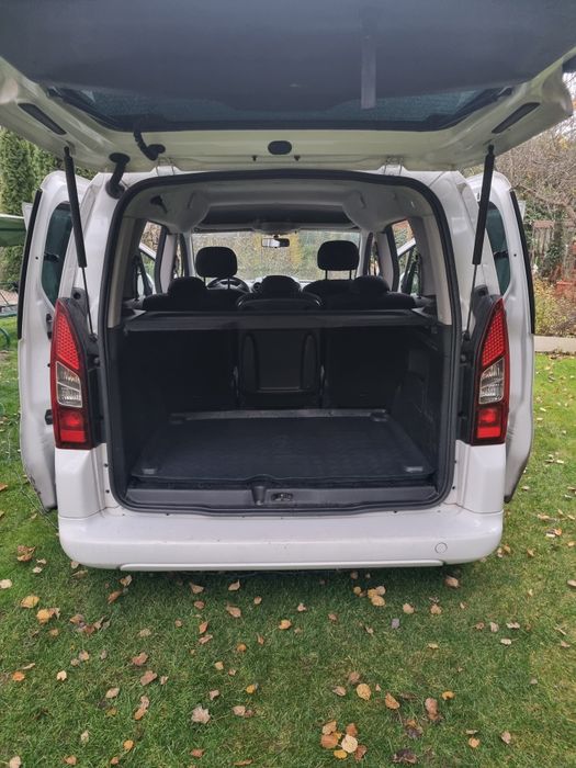 Peugeot partner 5 osobowy 2017 rok