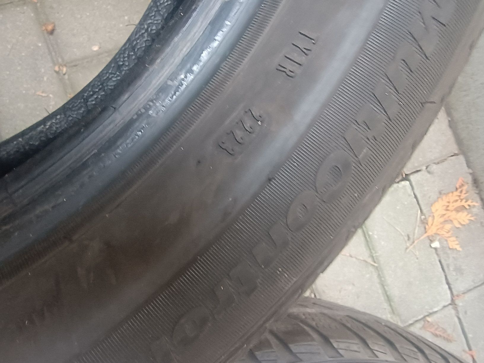 Opony całoroczne 225/55/17 2szt