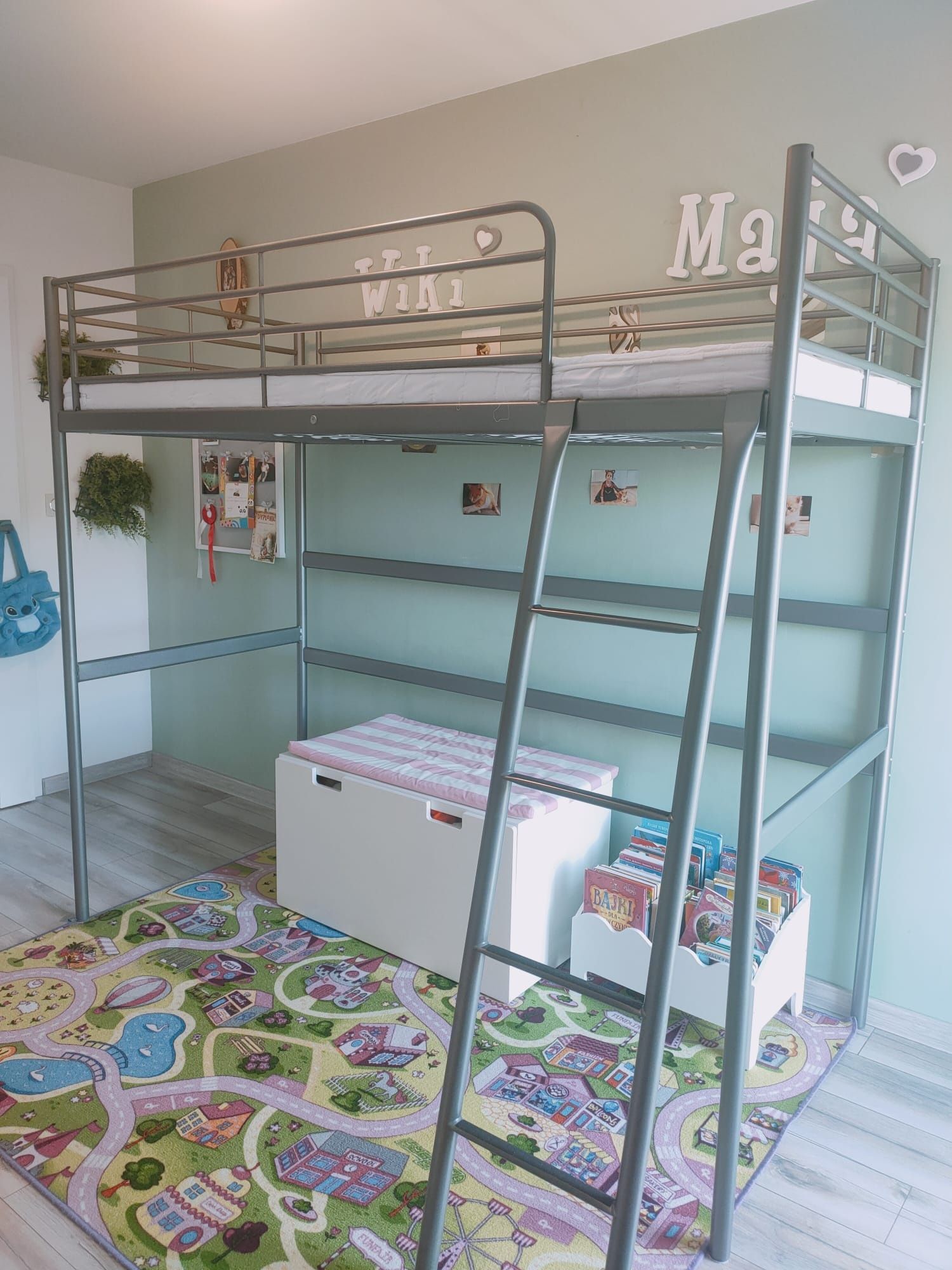 Łóżko piętrowe Ikea.