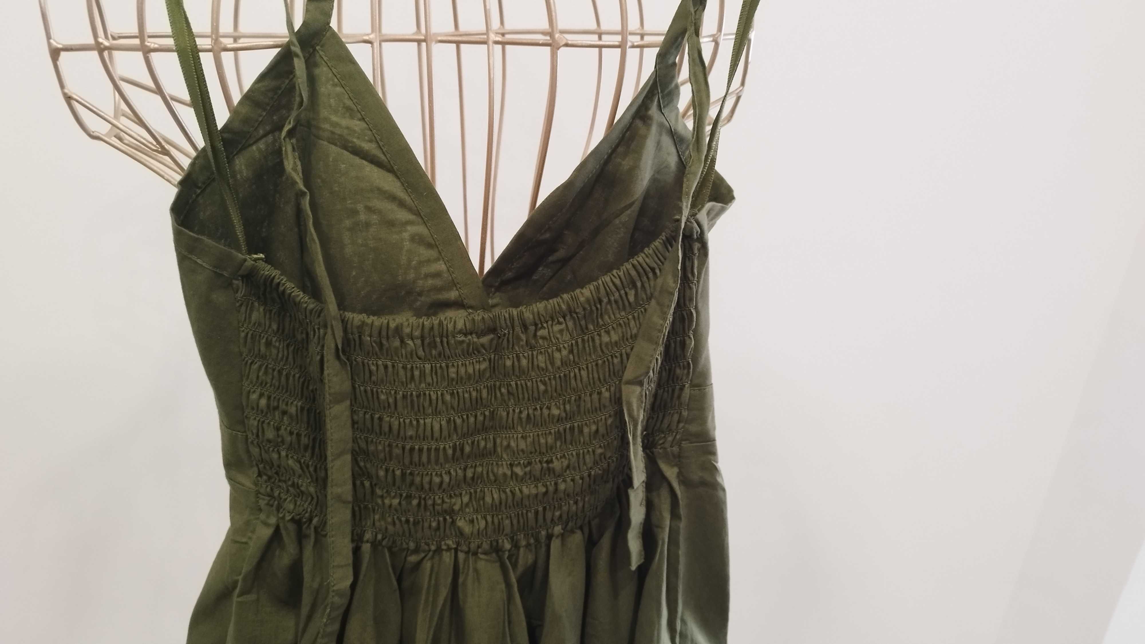 Vestido verde com bolsos