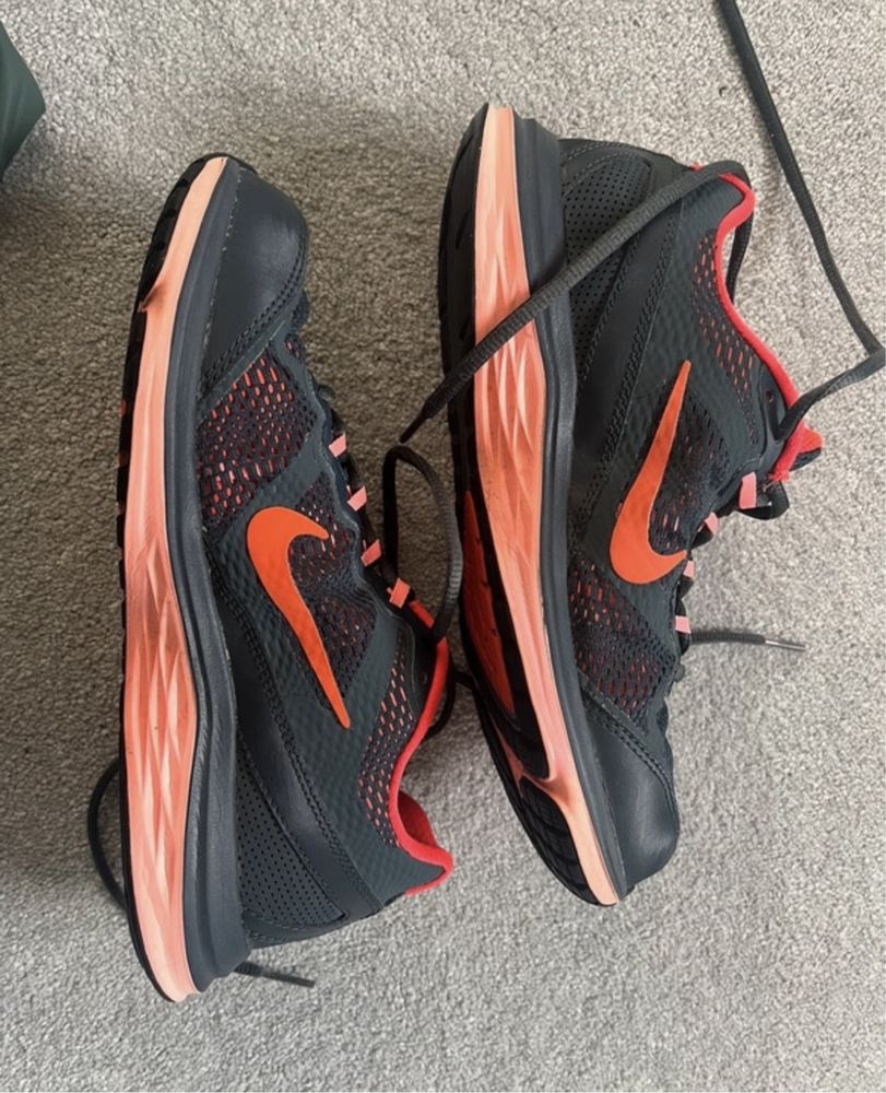 Nike dual fusion uk4.5 eu38