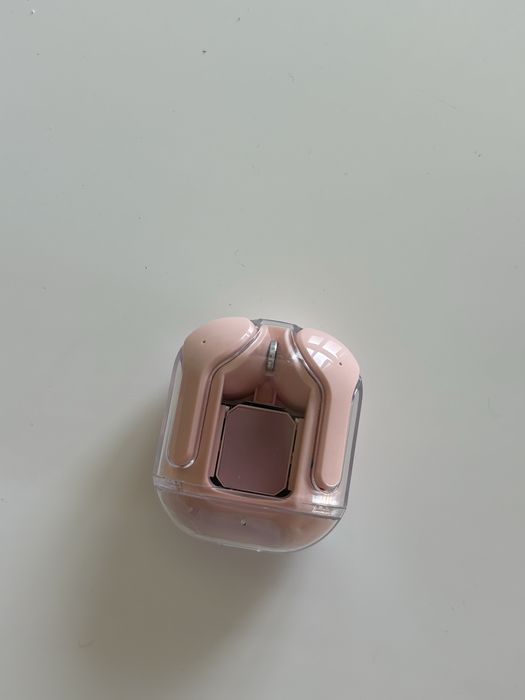 Fones rosa novos na caixa
