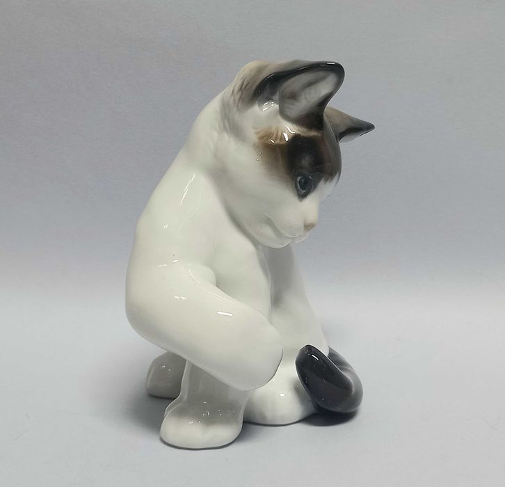 Kotek, figurka Rosenthal, proj. Theodor Kärner