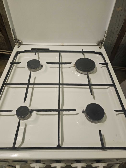 Kuchenka gazowa z piekarnikiem elektrycznym