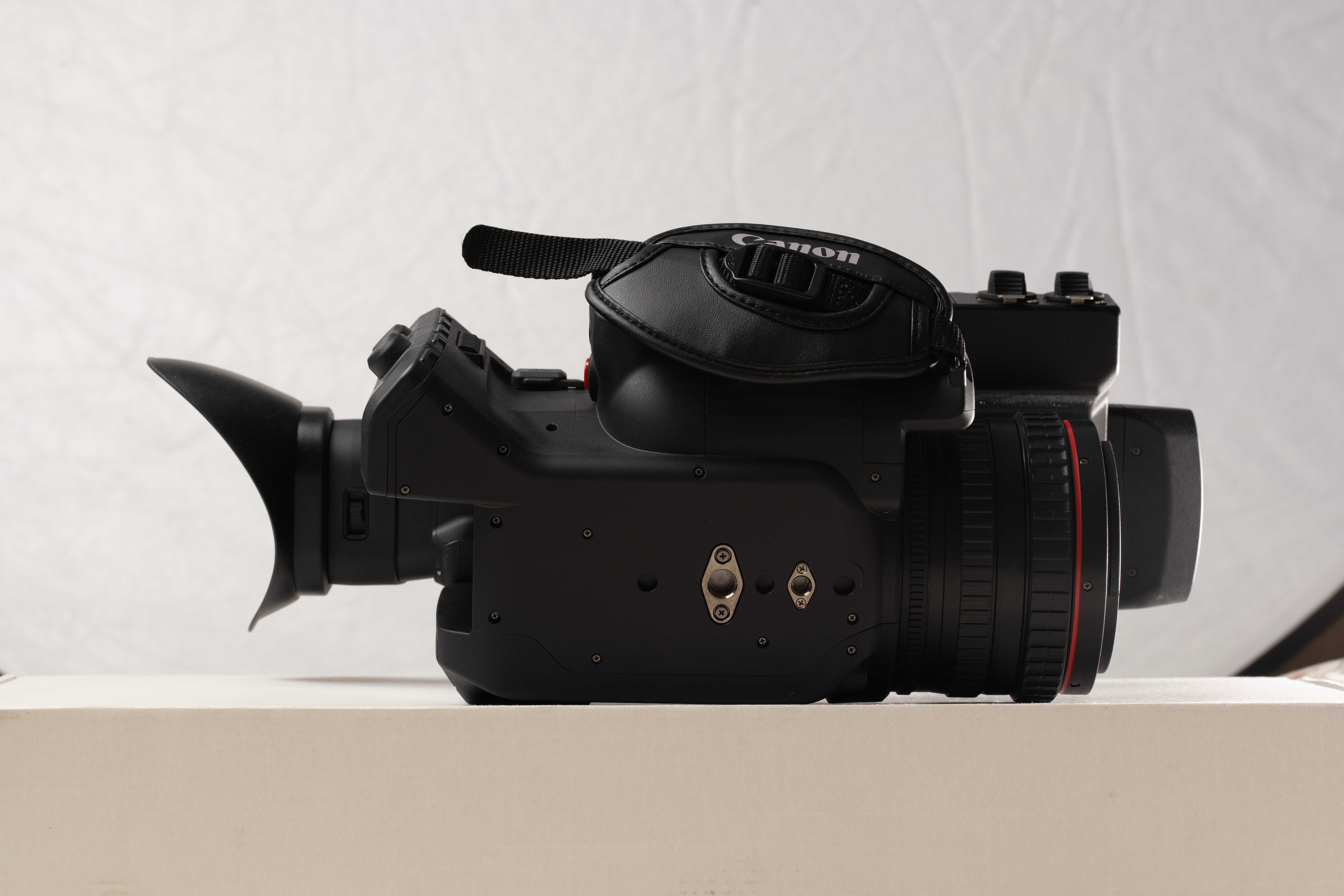 Canon XF605 - Com garantia de 1 ano - Como Nova