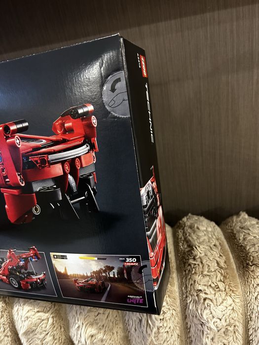 Конструктор LEGO Technic Ferrari FXX K (42212)