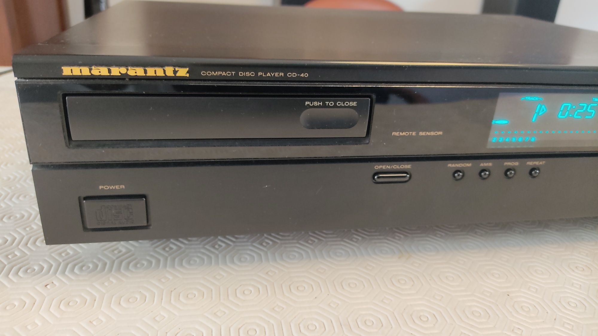 Leitor de CD Maranrz CD-40