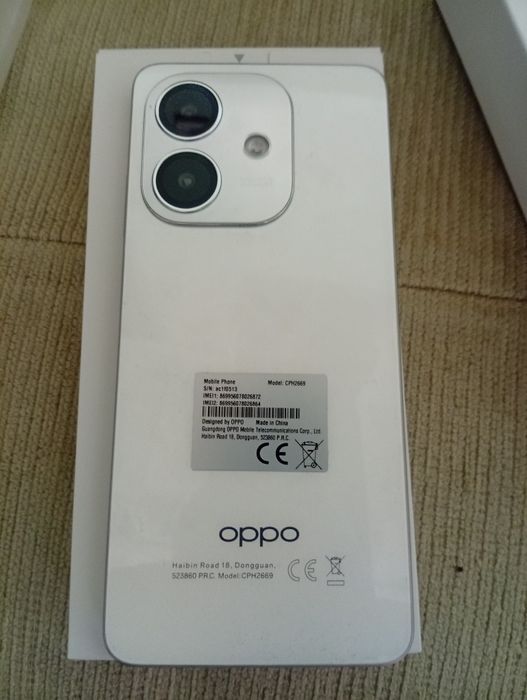 Telemóvel OPPO novo em caixa com 256 gigas de memória
