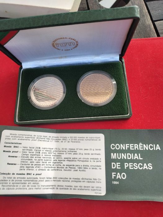 CONF. MUNDIAL  Pescas FAO 1984 Proof 2 Moedas