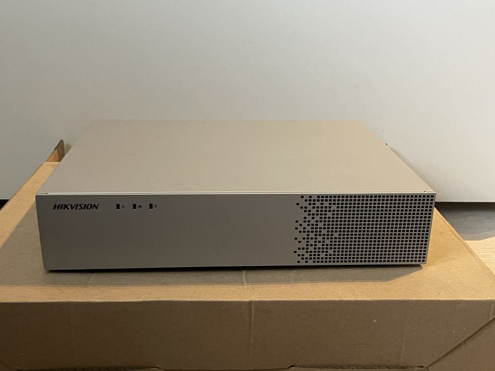 hikvision rejestrator iDS-6716NXI-I/16S