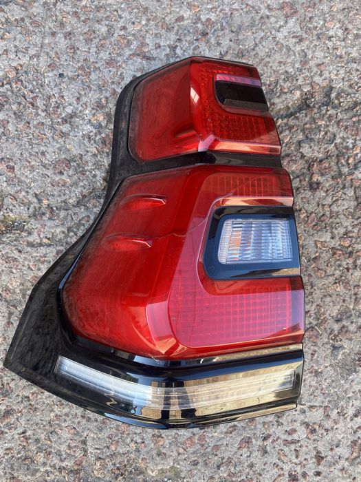 Фонарь задній Toyota Prado 150 оригінал