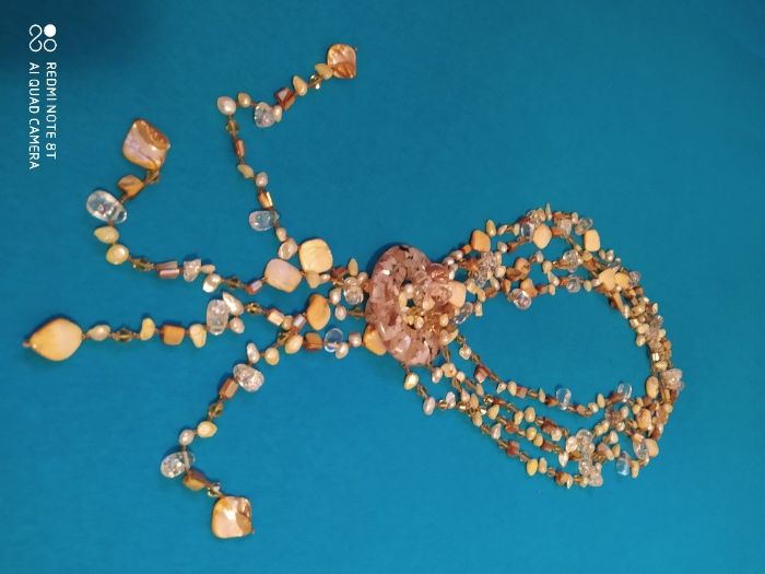 Cudne korale z masy perłowej i perełek