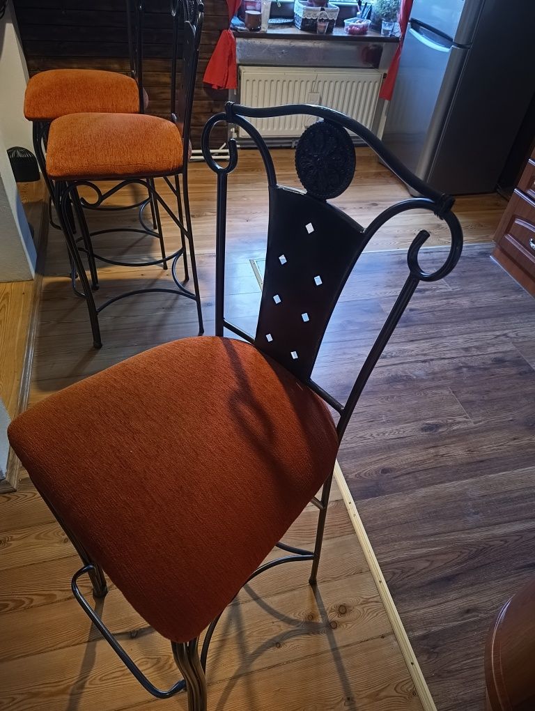 Piękne hokery/ krzesła barowe