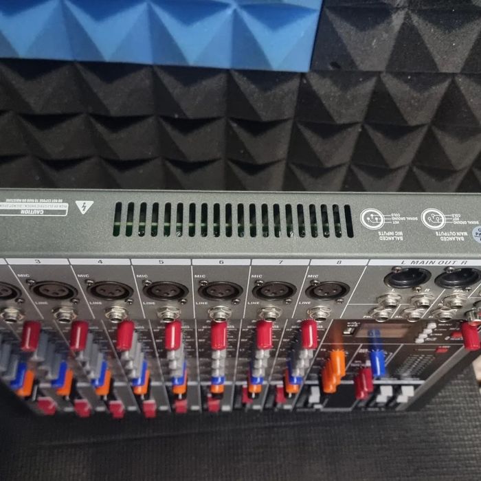 Mesa de som com fonte power