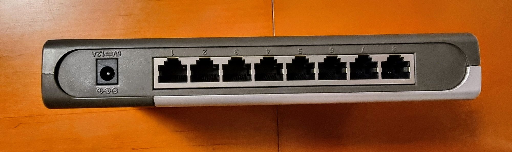 Коммутатор Switch D-Link DES-1008D