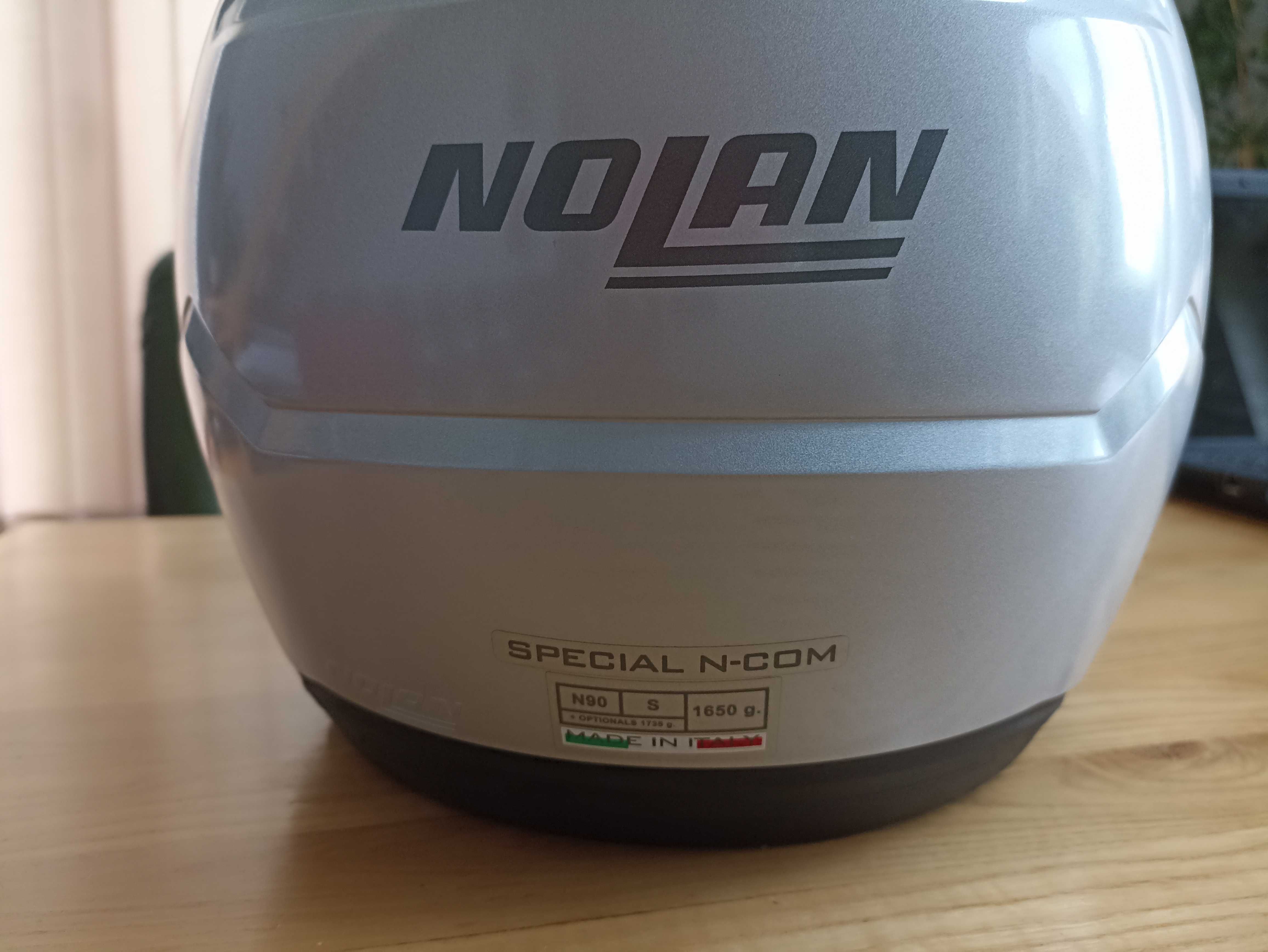 Мотошолом Nolan N90.