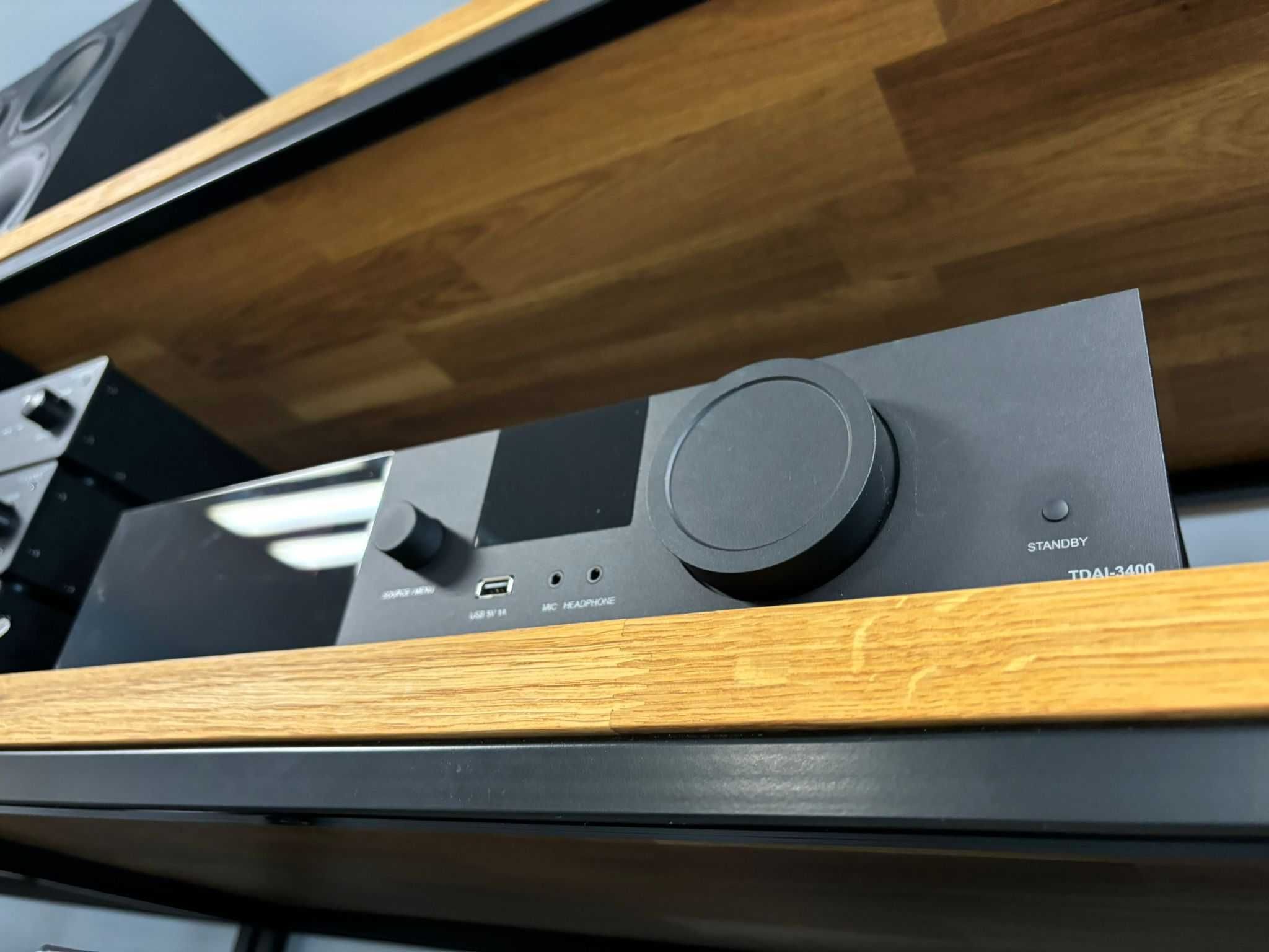 Wzmacniacz zintegrowany all-in-one Lyngdorf Audio TDAI-3400 kalibracja