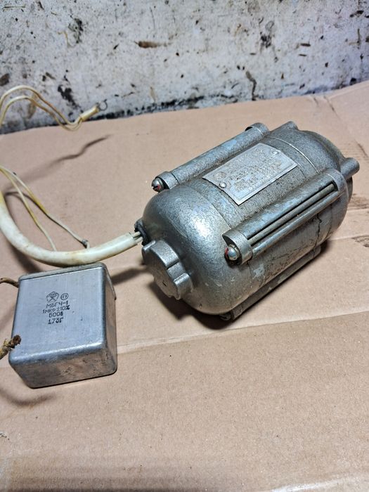 Электродвигатель АВЕ 042-2