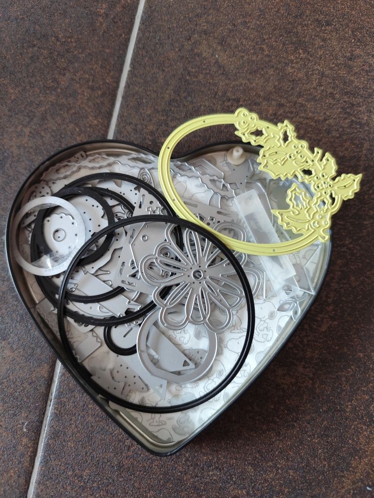 Máquina Sizzix com cortantes