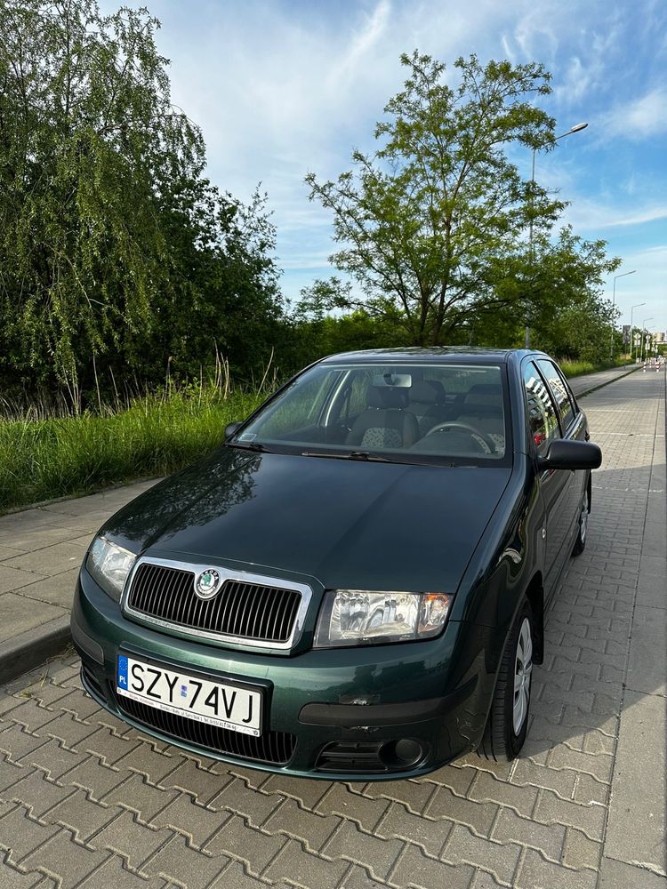 Skoda Fabia 1.2 2006 4l/100 km, jak nowe.