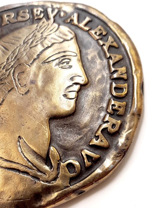 Редкая антикварная пряга для ремня, латунь, Александр Македонский