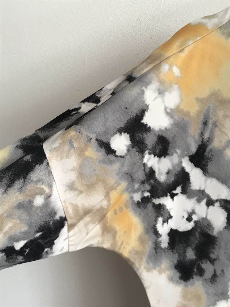 Grey wolf. Przyjemna. Sukienka midi