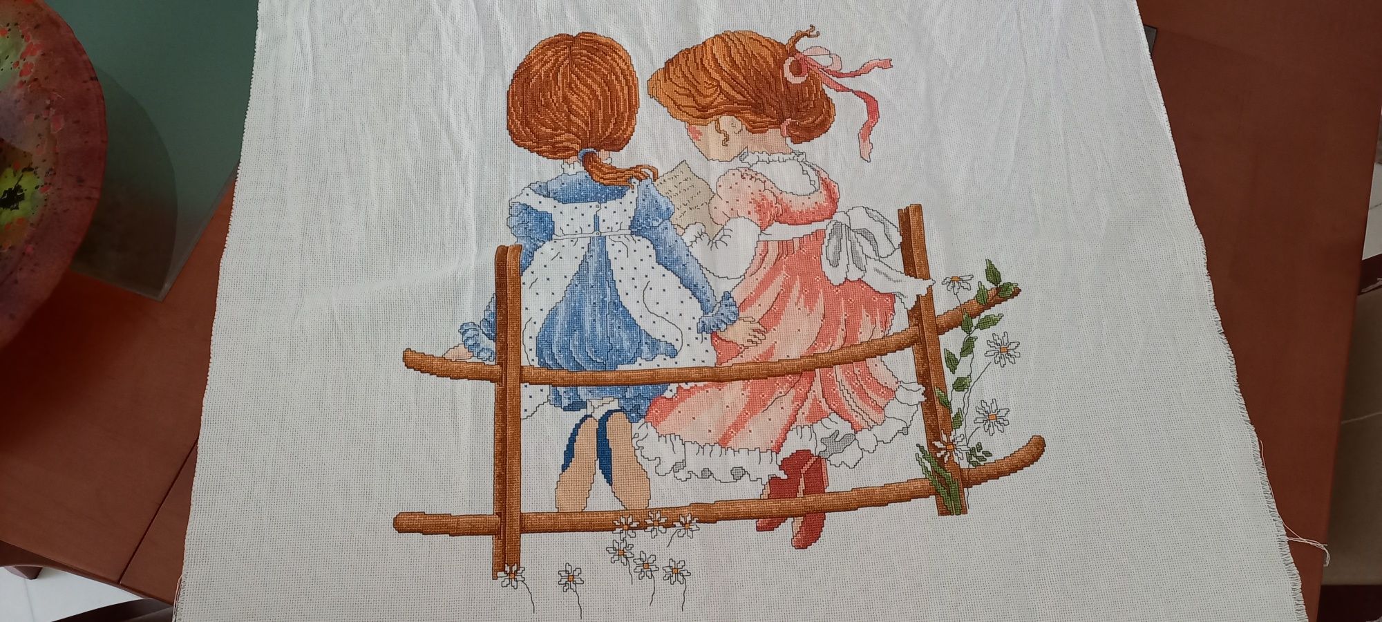 Quadro bordado ponto cruz Bonecas