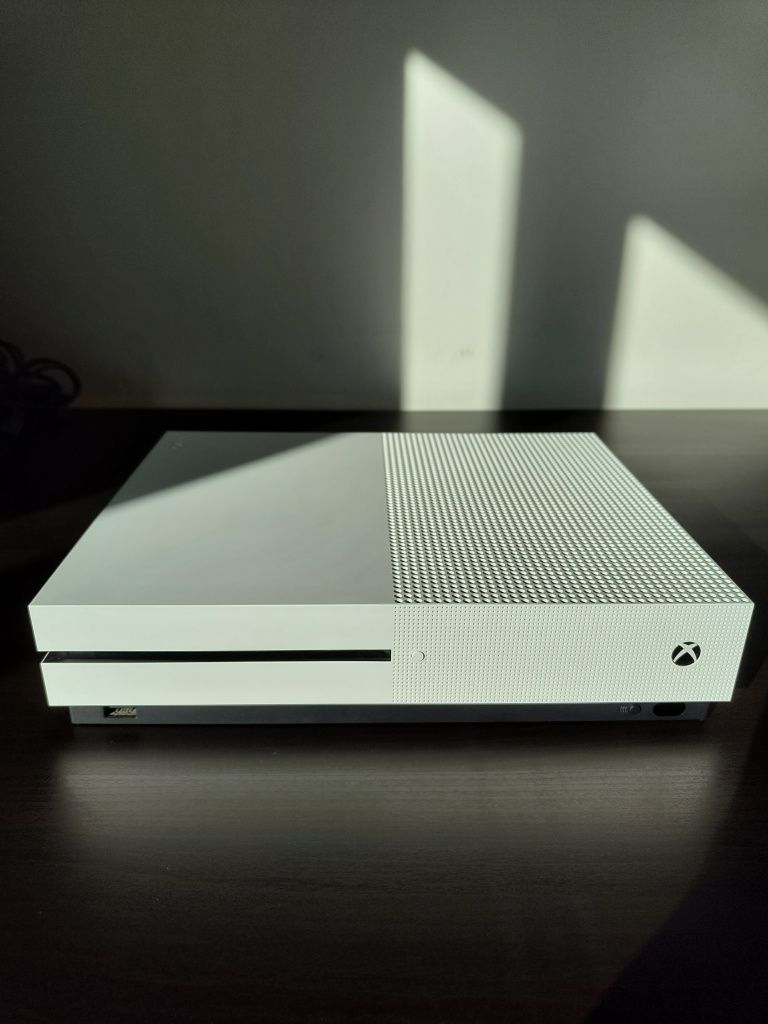 Xbox One S 1 TB.