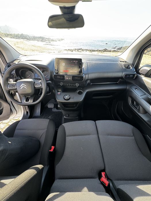 Citroën Berlingo 2021 - muito bem conservada / pronto a usar