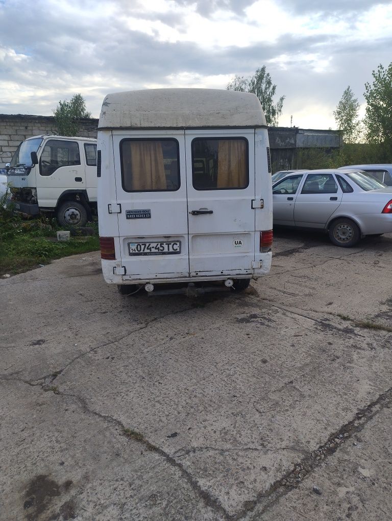 Продам бус пасажирський мерседес бенс100