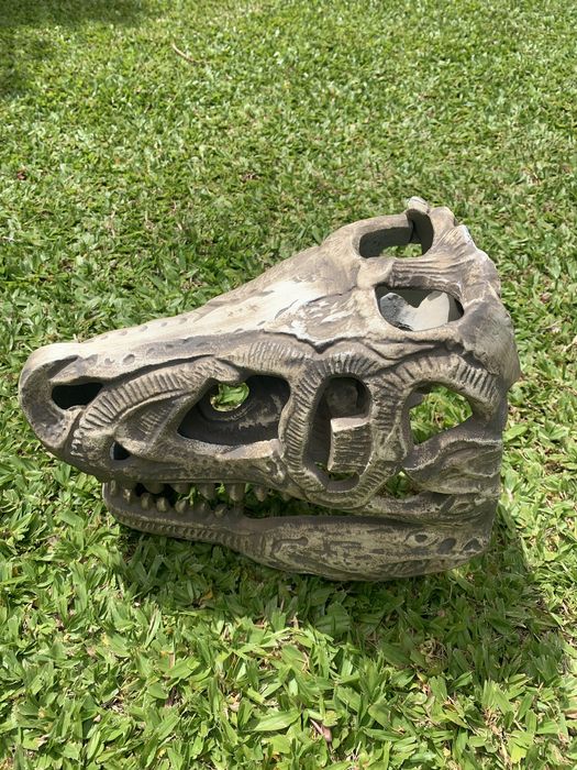 Escultura Dino em alumínio