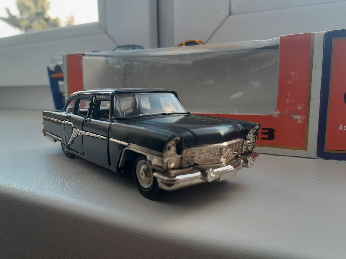 Gaz 13 Czajka CCCP USSR Novoexport 1:43