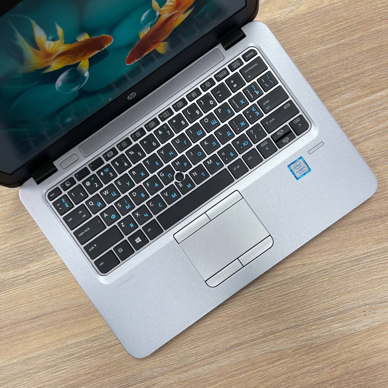 Ноутбук HP 820 g4