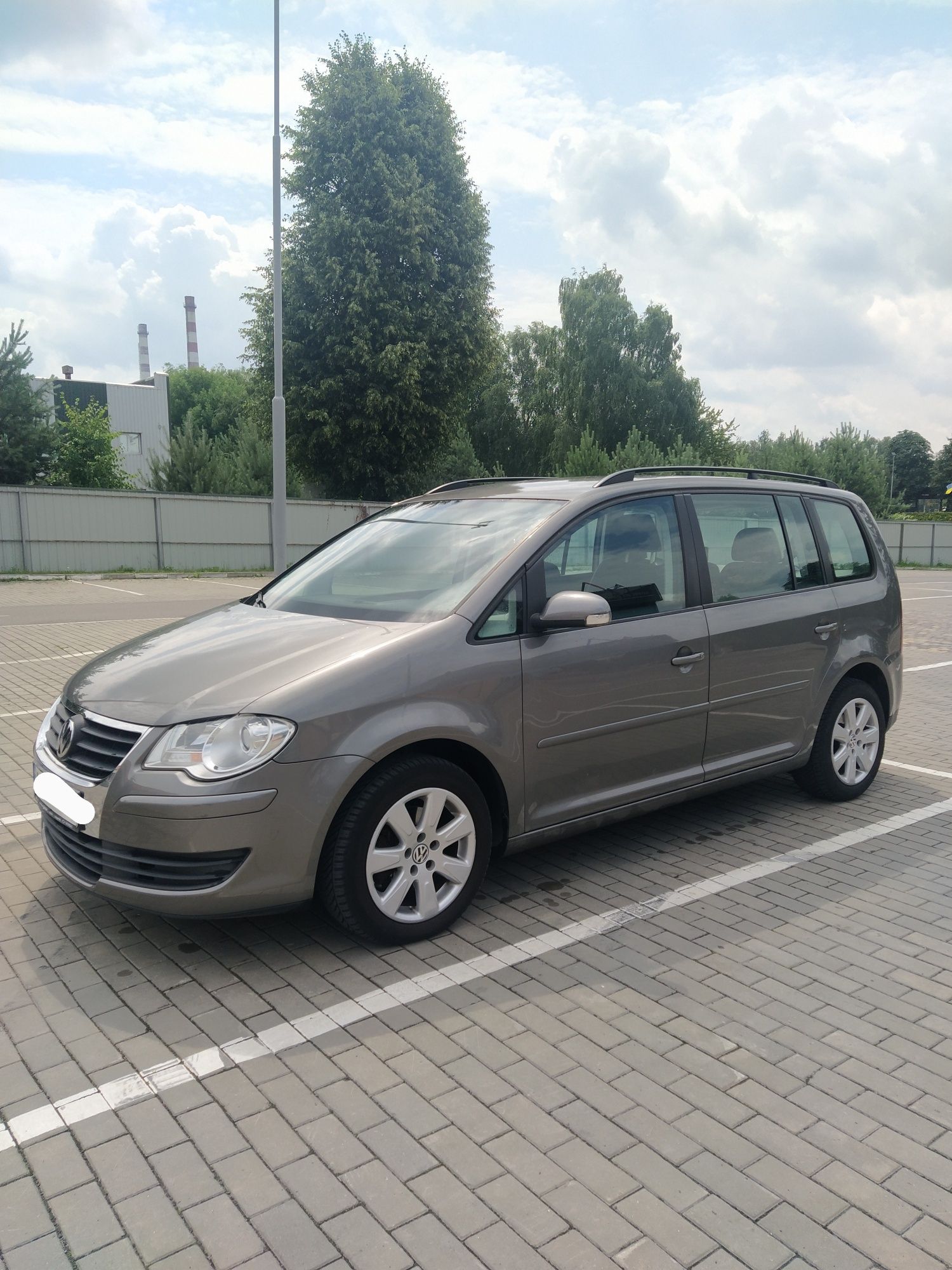 Продам Volkswagen Touran 1.4 бензин 2007 року 7 місць