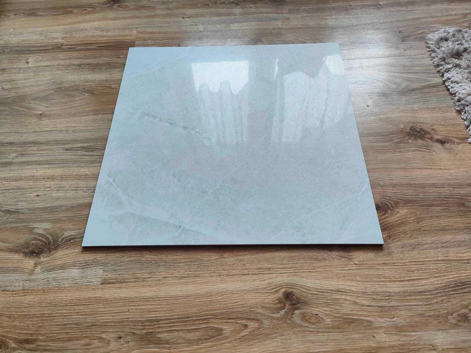 PŁYTKI 60cm x 60cm Ural White lappato Verde Ceramika