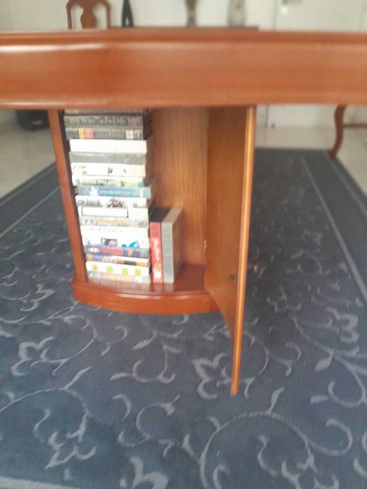 Cristaleira + Mesa de Sala + Cadeiras