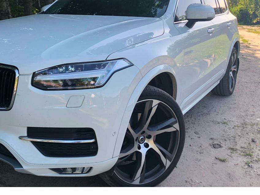 Продаю диски з ризиною r 22 на Volvo CX90