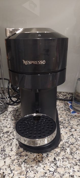Máquina de cafe Nespresso vertuo