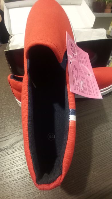 Trampki czerwone  roz.44