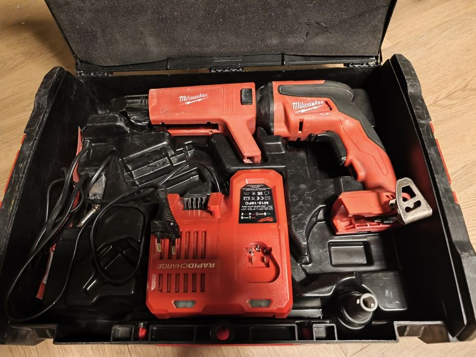 Milwaukee M18 FSG (wkrętarka do GK) z magazynkiem, ładowarką i walizką