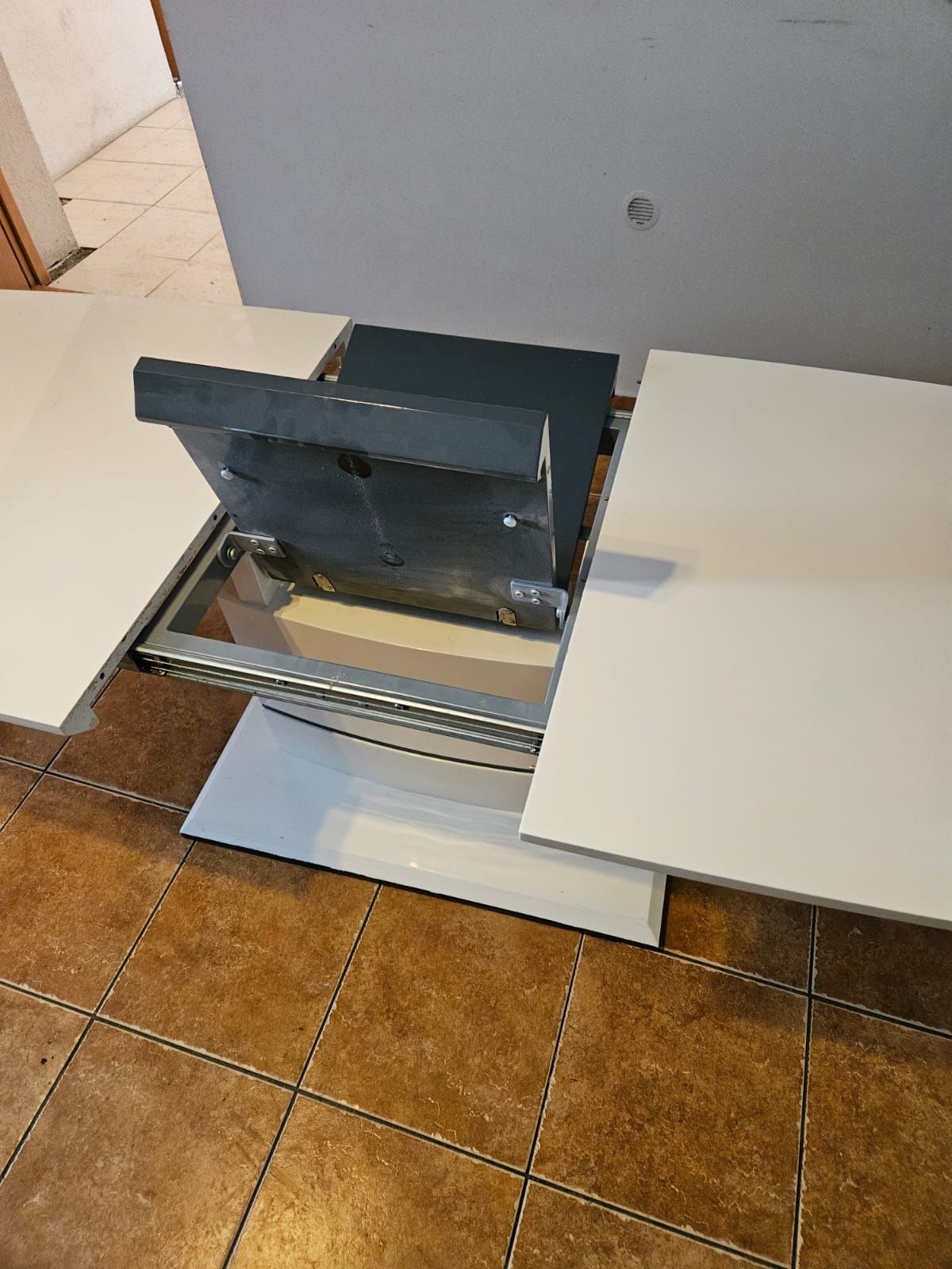 Stół biały połysk 140-180 x 80 szer x 62 wys.