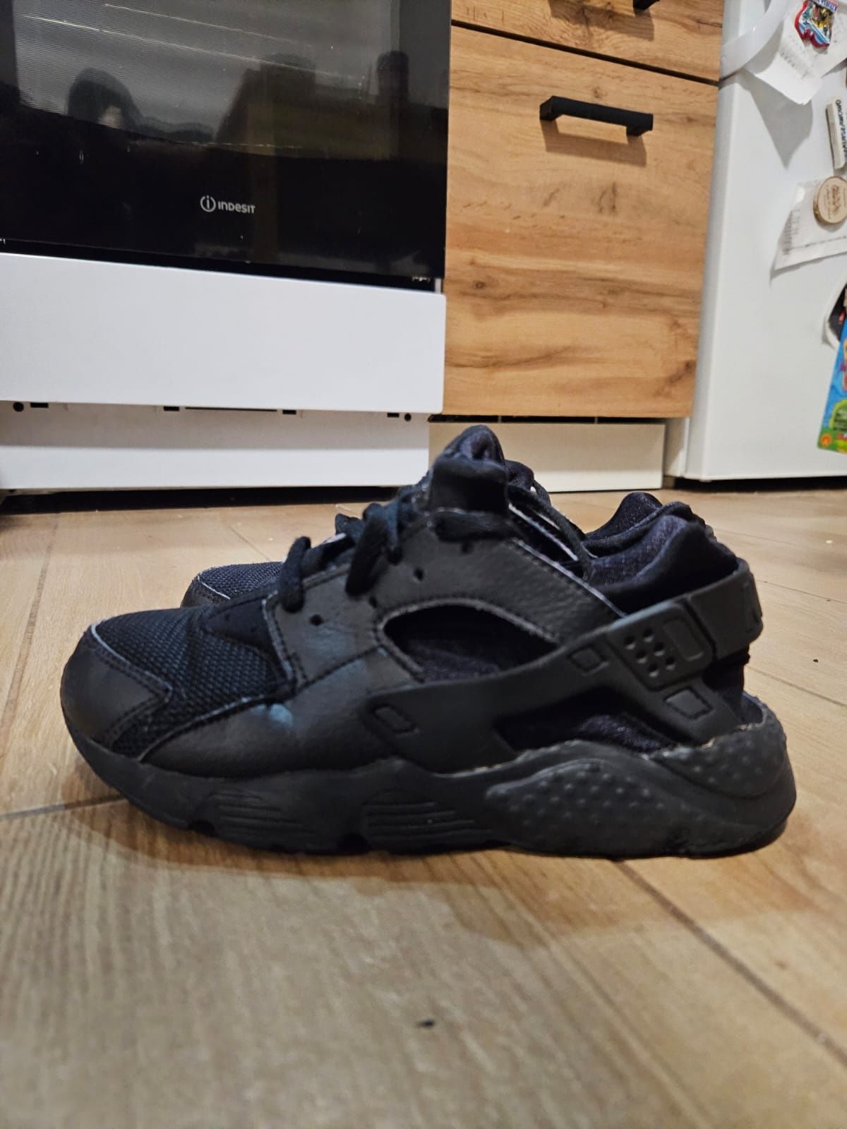 Nike huarache czarne r 33